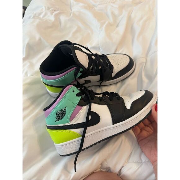 Nike Kid's Boy's Jordan 1 Mid GS Pastel Sneaker Shoes White Green Size 5.5Y - Picture 10 of 12